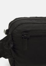 KARL KANI  RETRO QUILTED HIP BACK KA213-039-1 BLACK 16x25x4 CM - Image 4