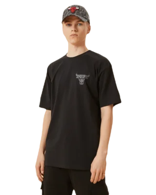 NEW ERA CHICAGO BULLS LOGO INFILL OVERSIZED T-SHIRT BLACK
