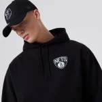 NEW ERA BROOKLYN NETS NBA TEAM LOGO HOODIE 60284622 BLACK - Image 4