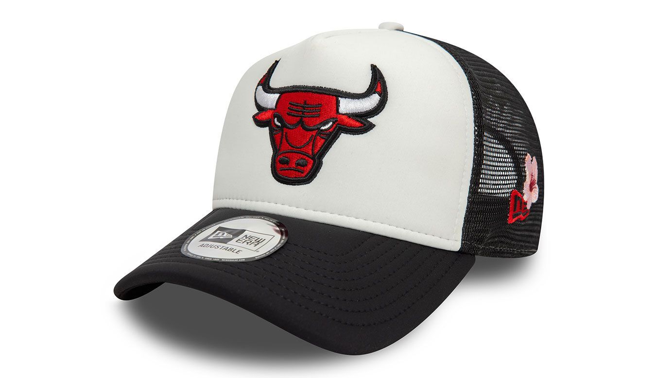 02fddbbe55a0813896e8135f687ba3d3edfc6380_wtdqb8ubl98zelhh New Era Chicago Bulls NBA Flower Black 9FORTY A-Frame Trucker Adjustable Cap 60595281 - Image 1