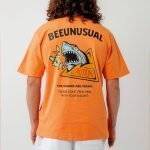 Bee Unusual The sharks are vegan Relaxed t-shirt Tangerine - Image 2