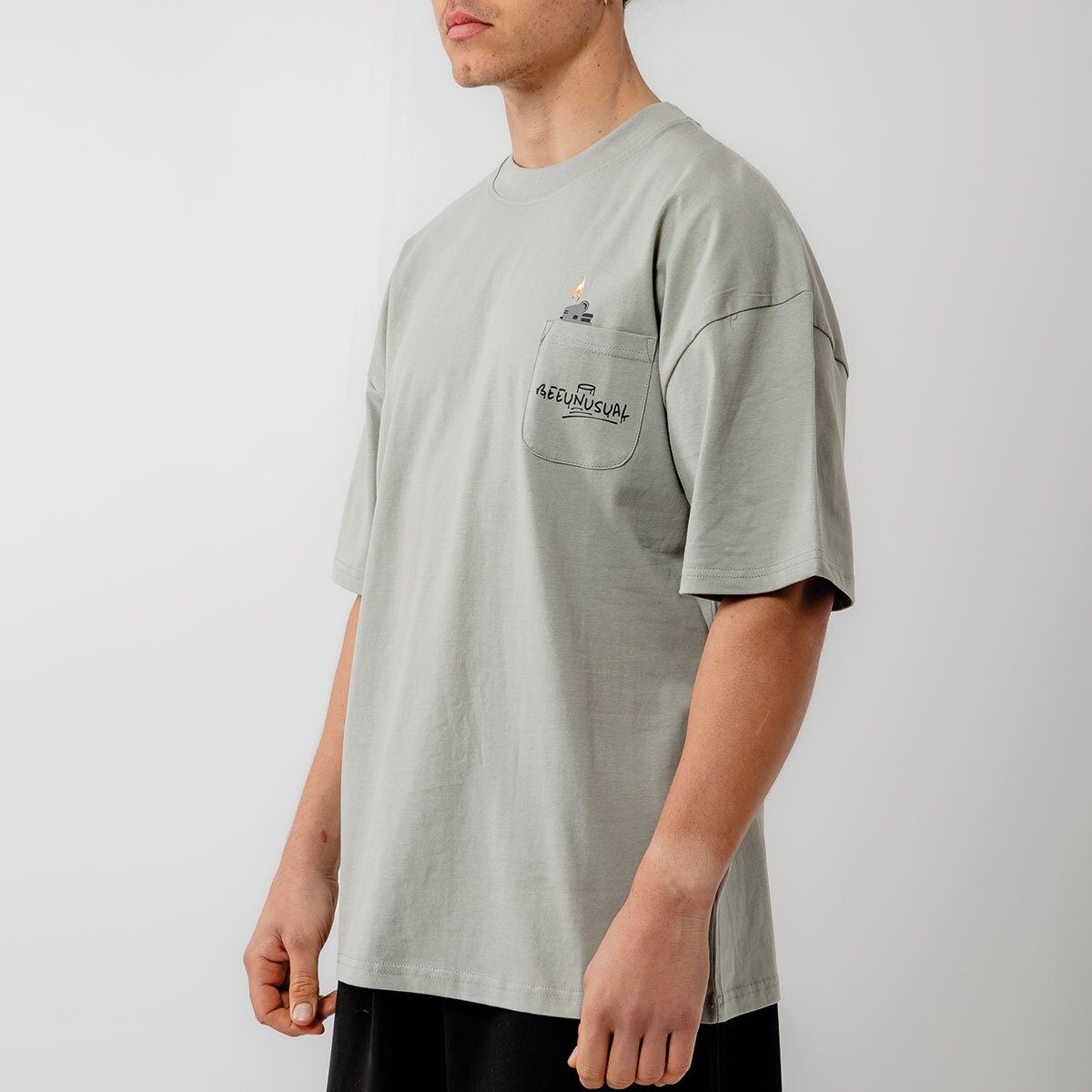 AT-251343_S Bee Unusual " God smokes " Oversized T-shirt Neutral Grey - Image 1