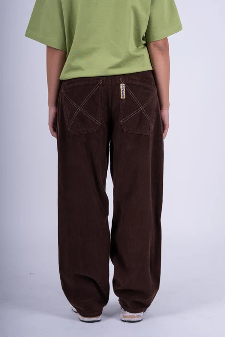 x-tra_BAGGY_Cord_James_Brown_Tagged_Tee_Moss_7_460x