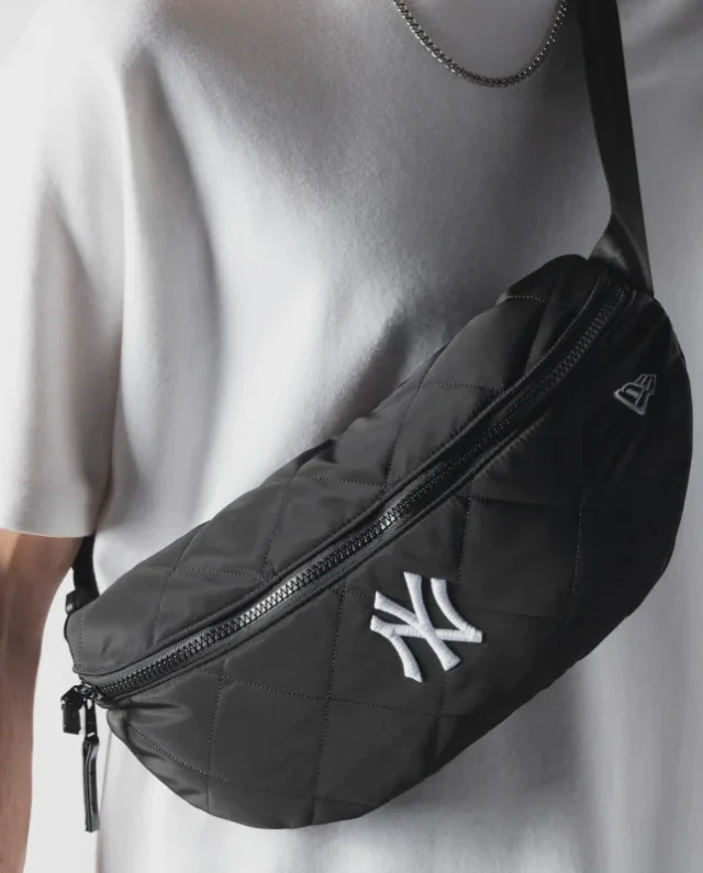 New Era New York Yankees MLB Quilted Black Waist Bag 60758523 H14cm x W7cm x D23cm - NEW ERA