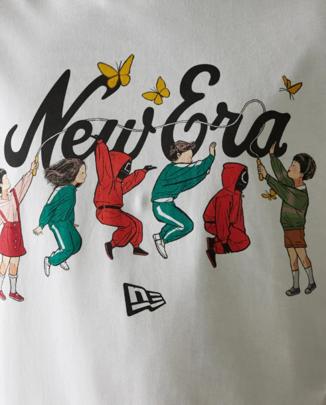 New Era x Netflix Squid Game Graphic Off White Short Sleeve T-Shirt 60767031 - Netflix