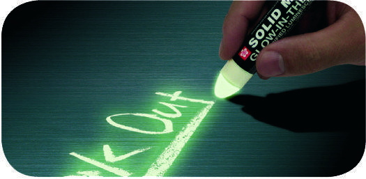 SAKURA SOLID PAINT MARKER GLOW IN THE DARK - Image 3