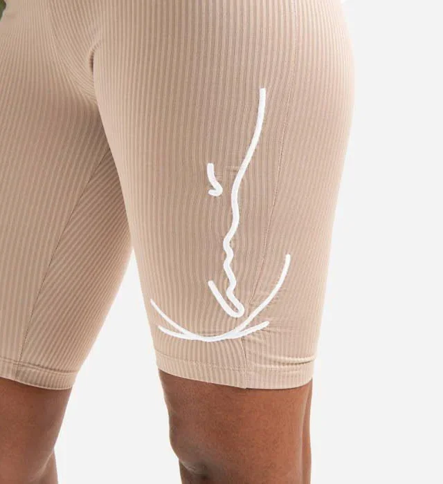 gre_pl_Karl-Kani-Signature-Rib-Cycling-Shorts-6113712-1040528_4 KARL KANI WOMAN SIGNATURE RIB CYCLING SHORTS TAUPE - KARL KANI