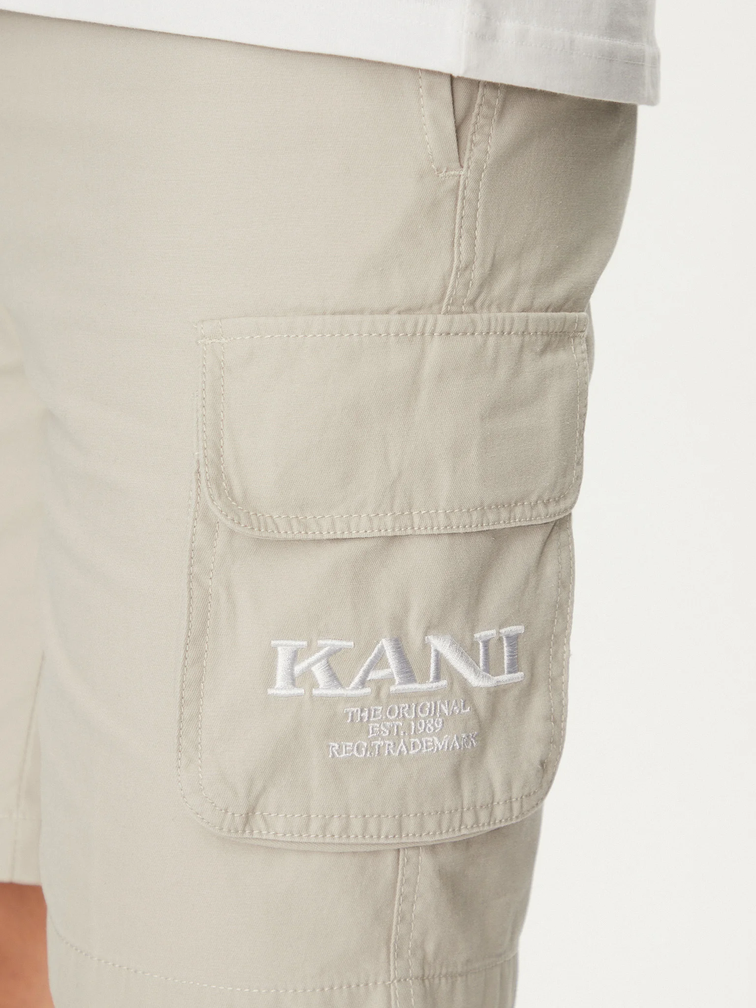 KARL KANI RETRO WASHED CARGO SHORTS OFF-WHITE BEIGE KM251-037-1 - Image 3