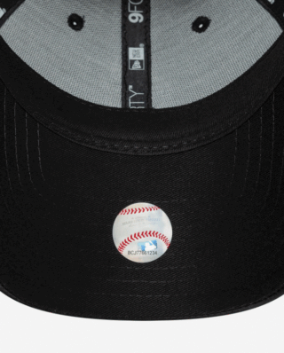 New Era New York Yankees Satin 9FORTY Black Women’s Cap 60595368 - NEW ERA