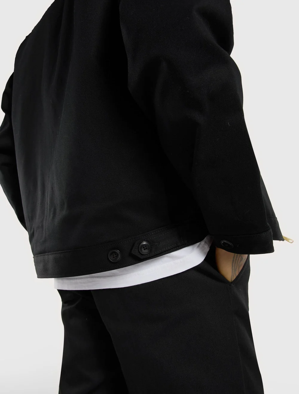 DK0A4XK4BLK-9