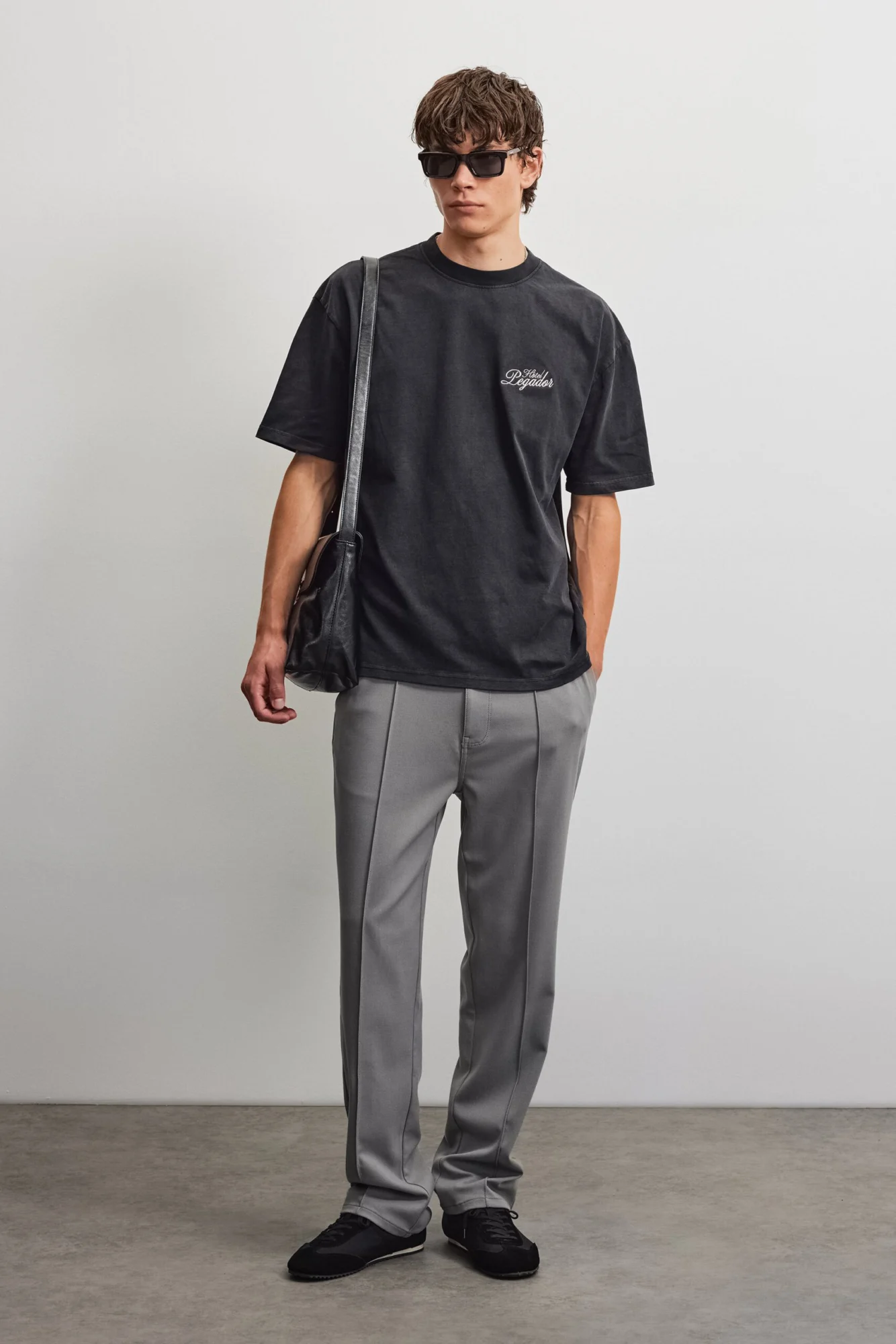 PGDR-7366-065_Harstad-Oversized-Tee-Vintage-Black_-3.jpg