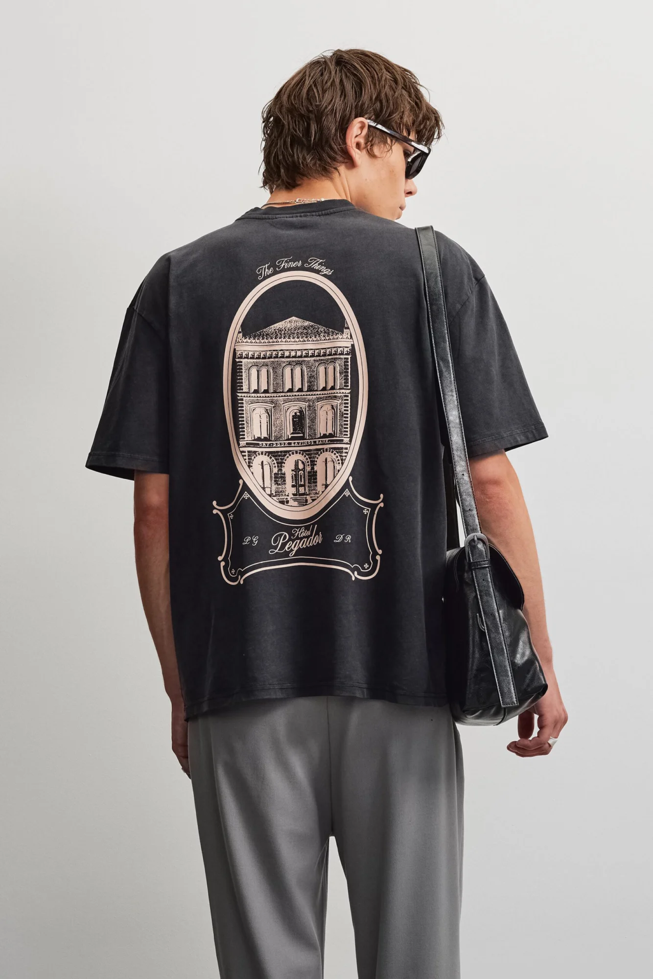 PGDR-7366-065_Harstad-Oversized-Tee-Vintage-Black_-8.jpg